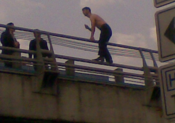 mecidiyekoy metrobus intihar