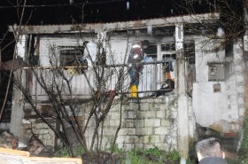 İzmir'in Bayraklı ilçesinde yangın : 1 ölü izmir bayrakli yangin