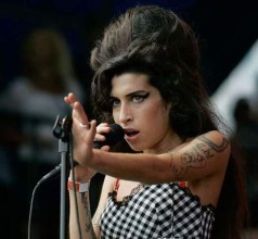 amy winehouse oldu hayranlari