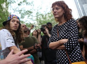 Wall Street protestolarına Oscar ödüllü oyuncudan destek susan sarandon protesto