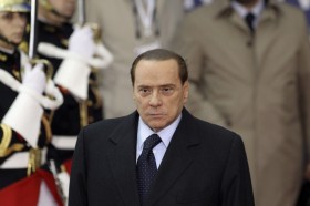 berlusconi italya istifa