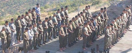 namazkilan askerler e1320231660304