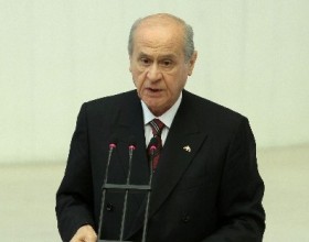 devlet bahceli tbmm kursu e1324565085920