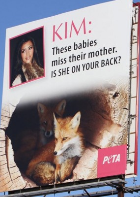 Anlamsız ünlü Kim Kardashian PETA'nın hedefinde