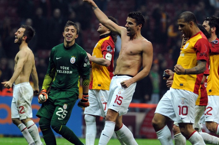 galatasaray sevinc aa e1330325168246