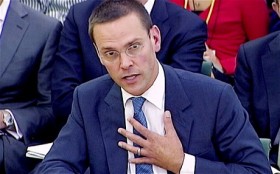 Medya devi Murdoch'ın oğlu istifa etti james murdoch istifa etti