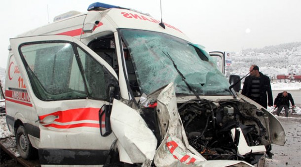 ambulans kaza denizli