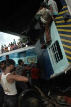 hindistan tren kazasi nationalturk