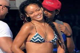 Rihanna Bikinili Fotoğrafları