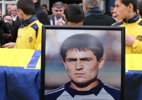 ARIF PECENEK SON YOLCULUGUNA UGURLANIYOR