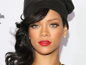 Rihanna konseri biletleri tükendi