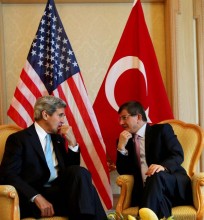 Davutoğlu, John Kerry ile görüştü