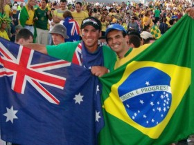 Avustralya-Brezilya-Futbol-Maçı-Seyircileri