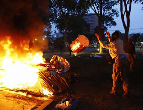 Gezi Parkı çadırların yakılması