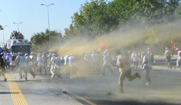 KESK biber gazı