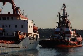 Beykoz'da karaya oturan gemi kurtarıldı