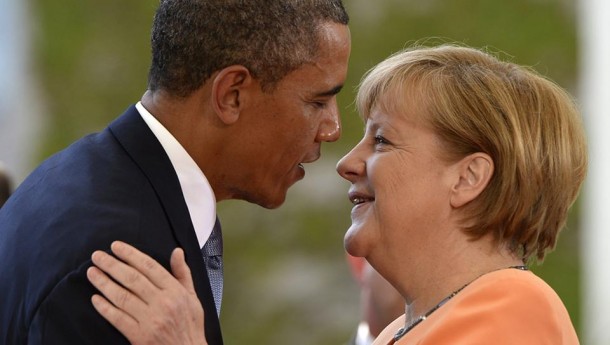 Obama, Merkel'i kutladı