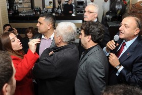 Oktay Vural'a Londra'da protesto 2 oktay-vural-londra