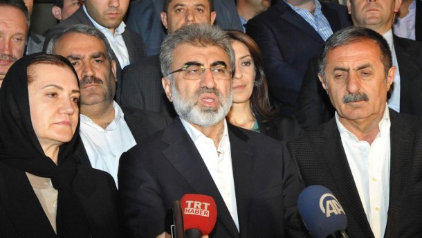 Taner Yıldız'a göre madenin altında en fazla 19 işçi kaldı! 2 Taner Yıldız