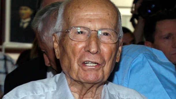 Kenan Evren Müebbet