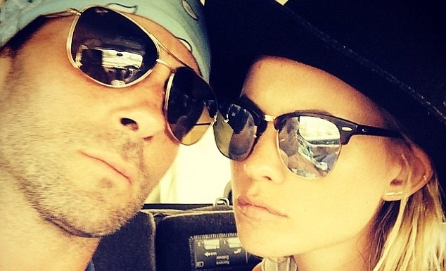 Adam Levine Behati Prinsloo
