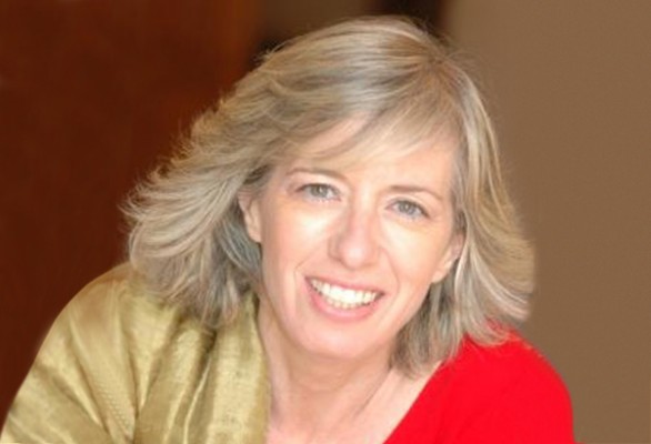 stefania-giannini-plajda-üstsüz-yakalandi (2)