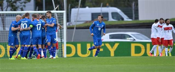 Hasan Şaş : İzlanda topu elle kaleye götürse üç defa götürebilir...İzlanda 3-0 Türkiye 2 izlanda-3-0-türkiye