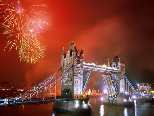 İngiltere'nin Başkenti 2015 yılbaşına hazırlanıyor peki siz Londra Yılbaşı Turlarına hazır mısınız? 4 Turizm şirketleri Londra Yılbaşı Turları paketlerini hazırlıyor