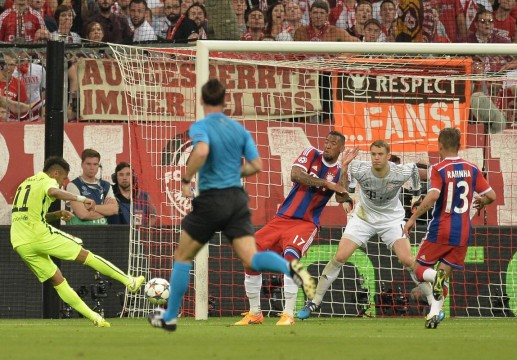 Barcelona finale yükseldi, Xavi tarihe geçti 2 Neymar