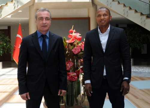 Son Dakika! Kasımpaşa Önder Özen ve Aurelio'yu gönderdi 2 Önder Özen Aurelio