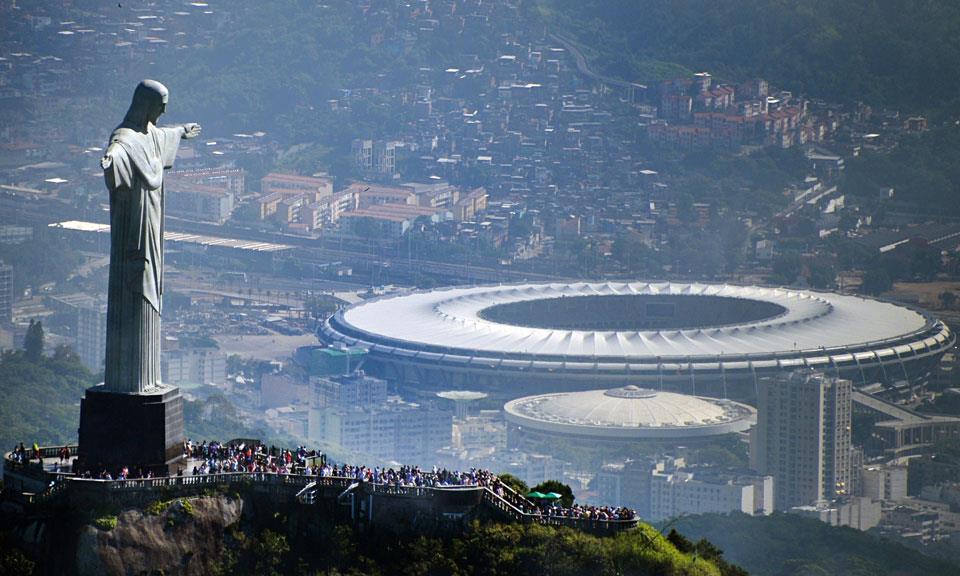 isa-heykeli-maracana-stadyumu-rio