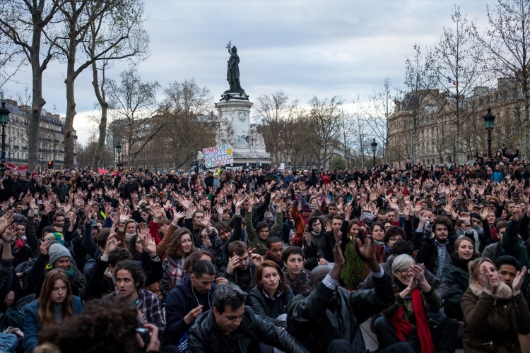 Paris ayakta! Yeni çalışma yasa tasarısı protesto ediliyor