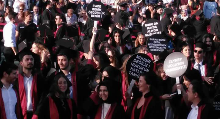 bilgi-universitesi-mezuniyet-protesto