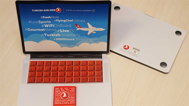 THY Yolcularına Laptop Şeklinde Çikolata Dağıtıyor