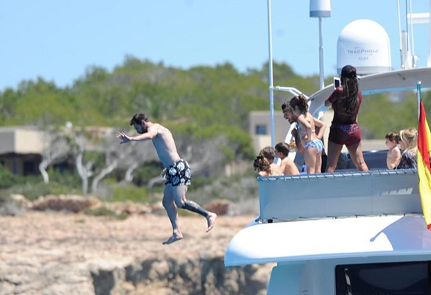 Lionel Messi, Luis Suarez ve Cesc Fabregas