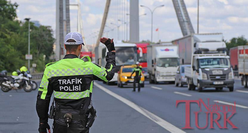 trafik polisi 31254184