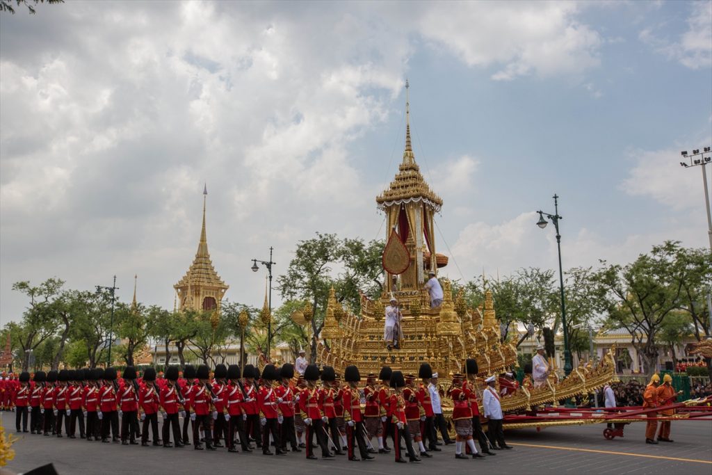 tayland krali cenaze toreni