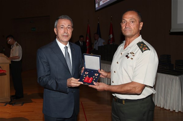Bakan Hulusi Akar’dan kritik Münbiç açıklaması!