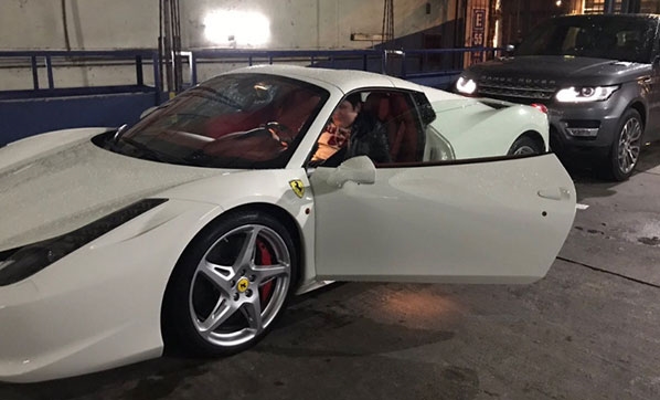 Çiftlik Bank'ın firarisi Mehmet Aydın, lüks hayatına devam ediyor! 2 Çiftlik Bank'ın firarisi Mehmet Aydın, lüks hayatına devam ediyor!