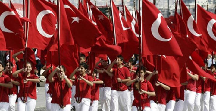 MEB, Milli bayramlar ve Atatürkçülük'ü yeniden getirdi!