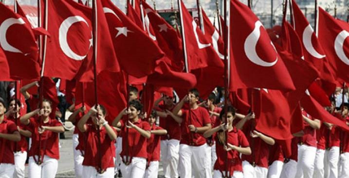 MEB, Milli bayramlar ve Atatürkçülük'ü yeniden getirdi!