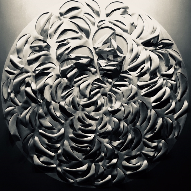 Ressam Tülin Onat'ın Sergisi “Seçilen Üzerine Birkaç Cümle” 2 Tülin Onat, Gümüş Küre, 205x150 cm, TUA, 2013