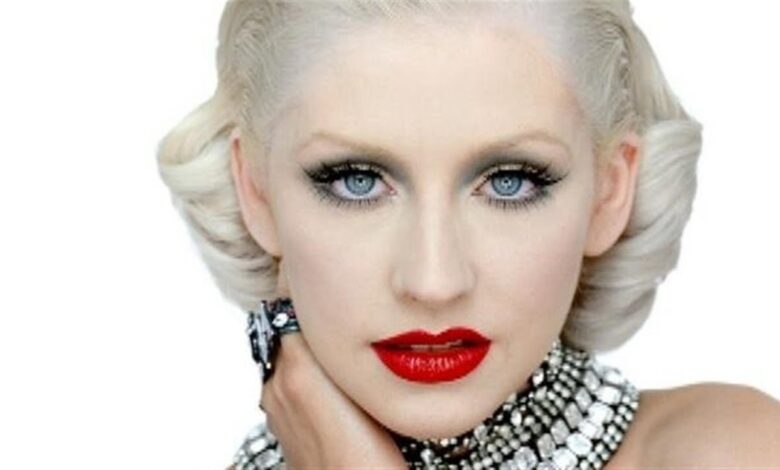 Lady GaGa oh wait, Christina Aguilera new clip "Not Myself Tonight"
