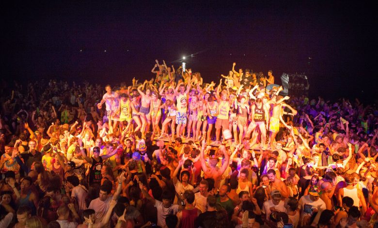 Join the Full Moon Party, stay 2 nights free in Bangkok offers WTS