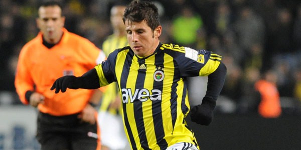 Atletico Madrid have announced that Turkey international Emre Belozoglu is to join the club as a free agent.