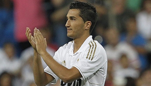 Manchester United target Nuri Sahin as frustrations grow over Lucas Moura pursuit.