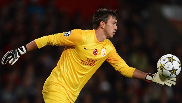 MANCHESTER, ENGLAND - SEPTEMBER 19: Fernando Muslera of Galatasaray in action during the UEFA Champions League Group H match between Manchester United and Galatasaray at Old Trafford on September 19, 2012 in Manchester, England.