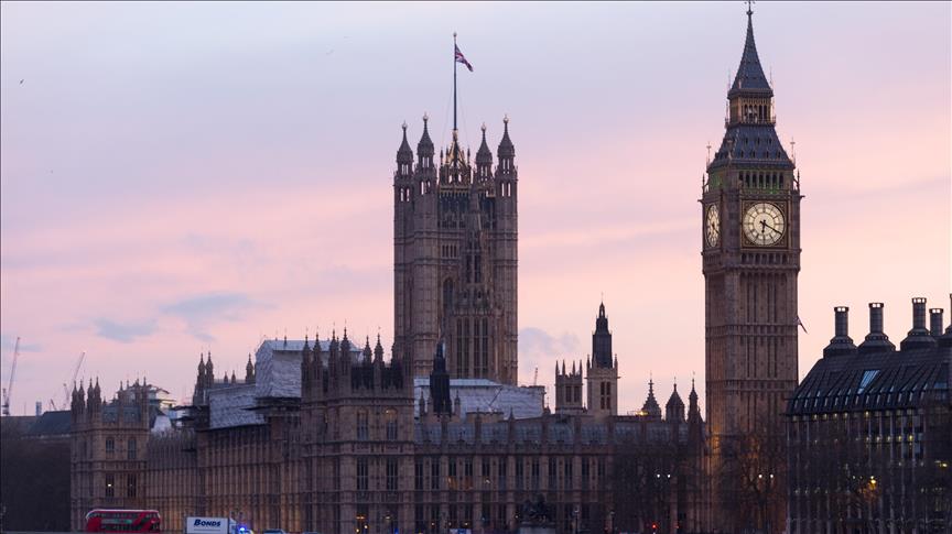UK Parliament Backs Snap Election
