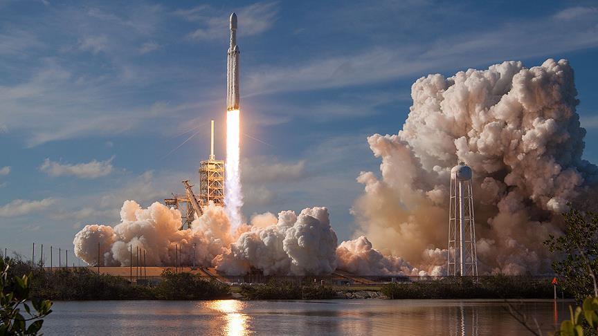 SpaceX Launches Falcon Heavy, The World’s Most Powerful Rocket