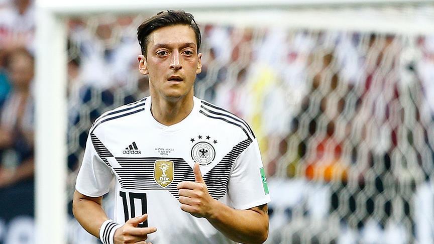 Reactions pour in after Ozil quits German national team